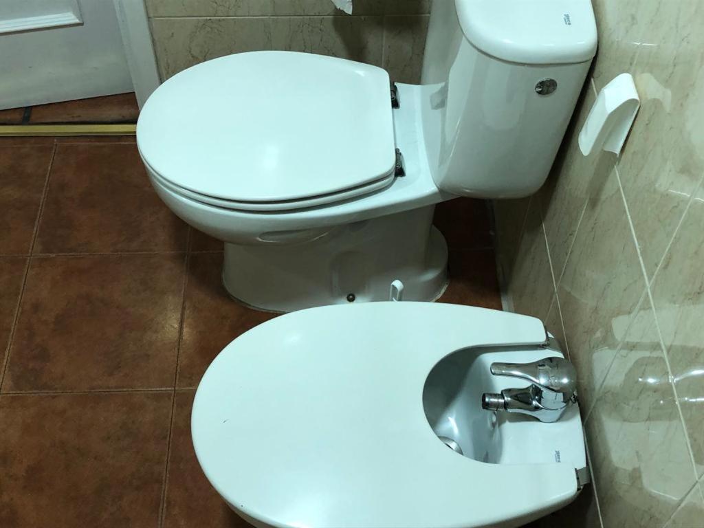 Apartamento Familiar En Toledo, Con 2 Dormitorios, Camas De Matrimonio, Ideal Ubicacion Y Fantasticas Vistas Buitenkant foto